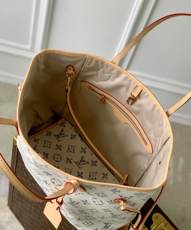 Louis Vuitton Neverfull MM M24905 Cream